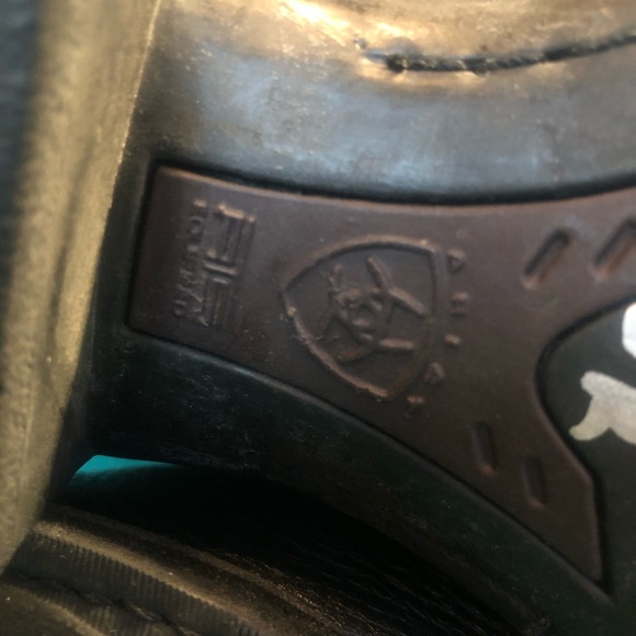 Ariat Black Leather Men's Boots - Picture 8 of 11